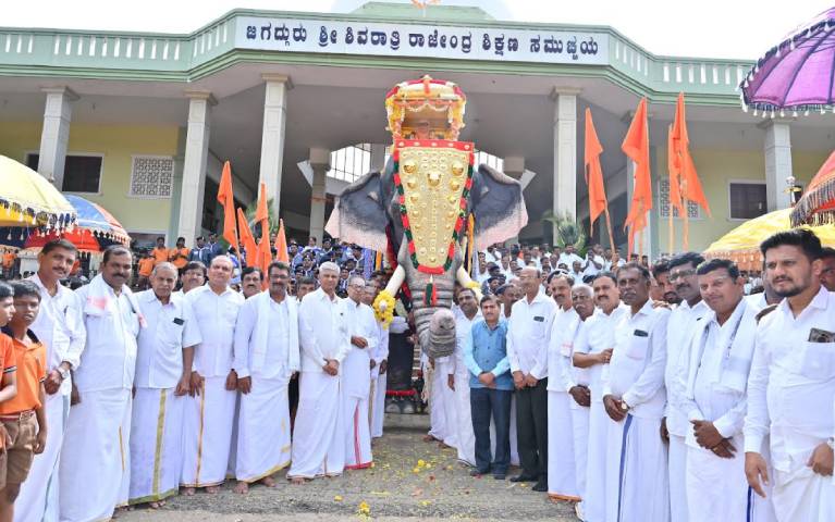 109th Jayanti Mahotsav of HH Jagadguru Sri Dr. Shivarathri Rajendra Mahaswamiji and Teachers’ Day Celebrated at JSS School, Suttur