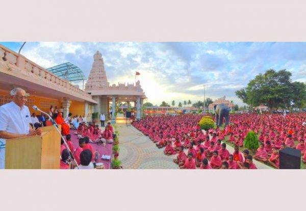 TVS Motor Honorary Chairman Visits Suttur Srikshetra TVS Motor Honorary Chairman Visits Suttur Srikshetra